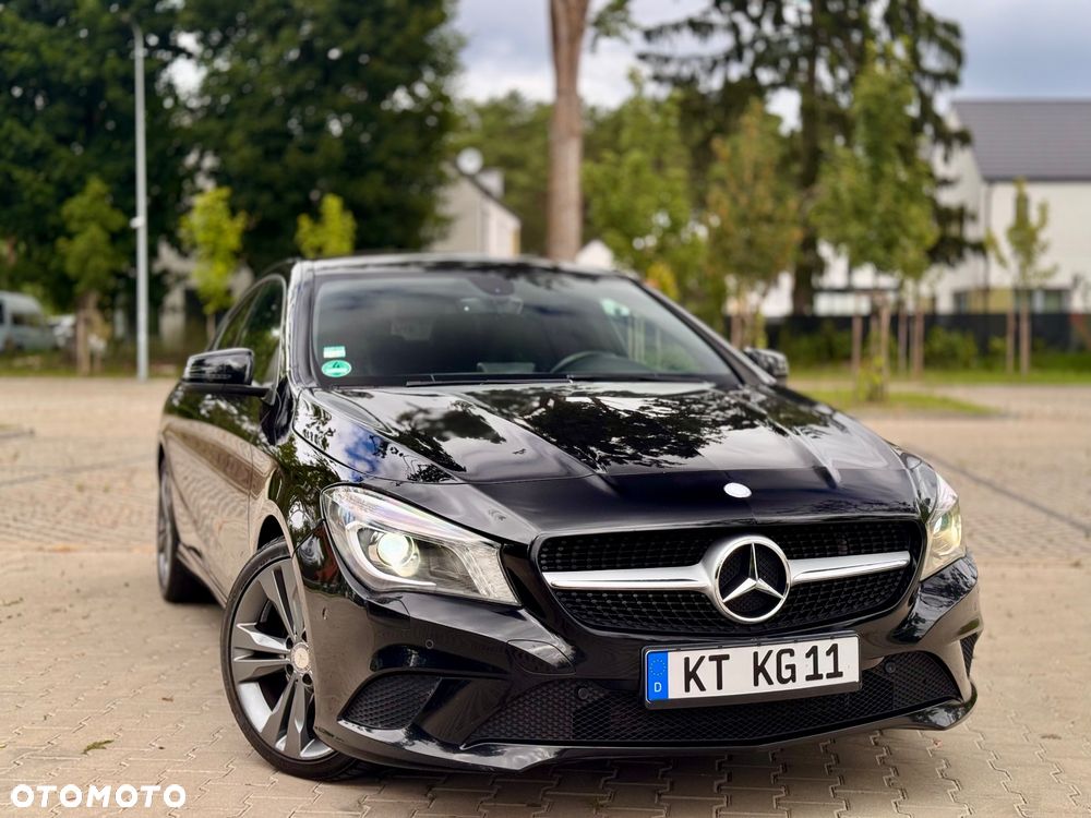 Mercedes-Benz CLA 200 AMG Line - 2