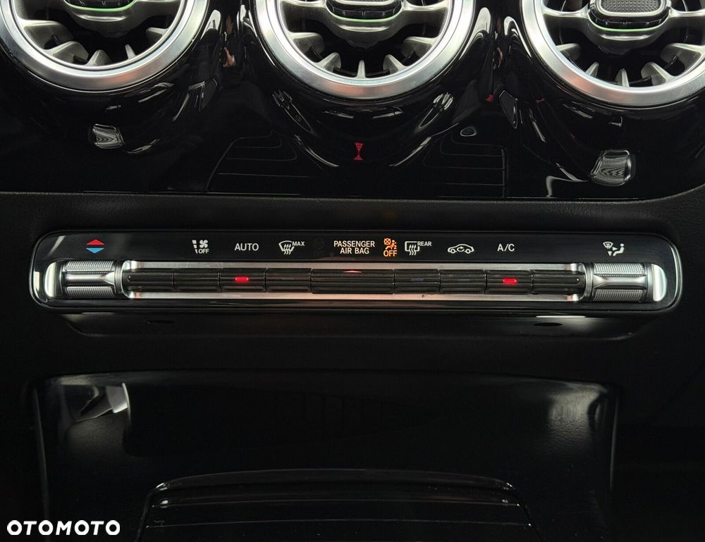 Mercedes-Benz CLA - 23