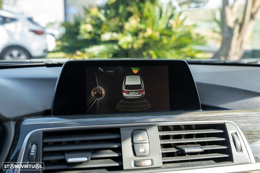 BMW 320 d Line Luxury Auto - 11