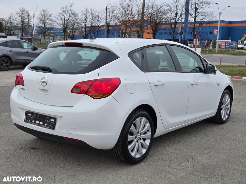 Opel Astra 1.6 Automatik Cosmo - 4