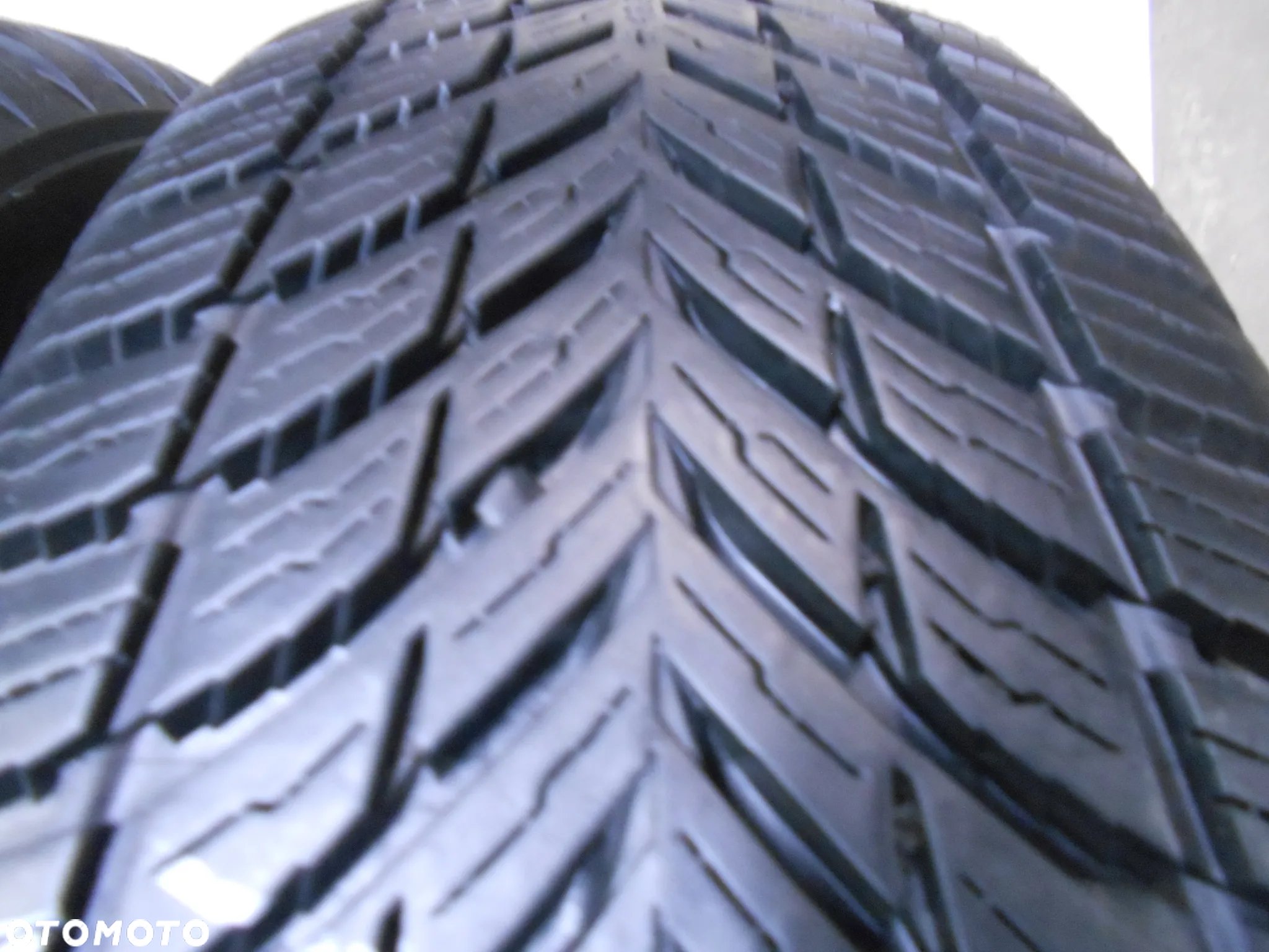 OPONY 215/65R17 NOKIAN SEASONPROOF SUV DOT 1322 8MM - 3