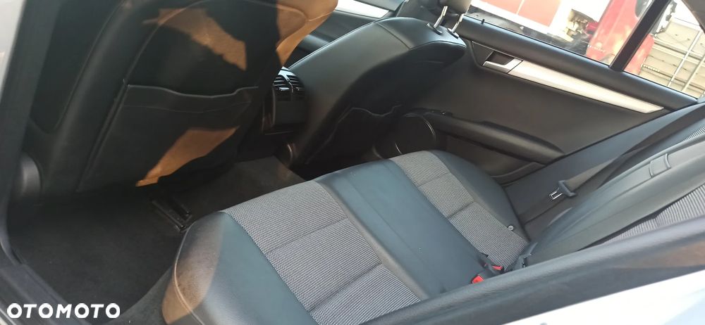 Mercedes-Benz Klasa C 180 T CDI DPF (BlueEFFICIENCY) Avantgarde - 18