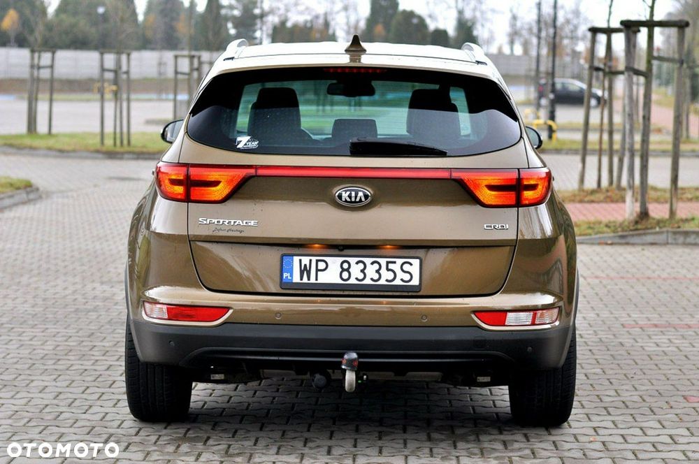 Kia Sportage 2.0 CRDI 4WD Automatik Dream-Team Edition - 36