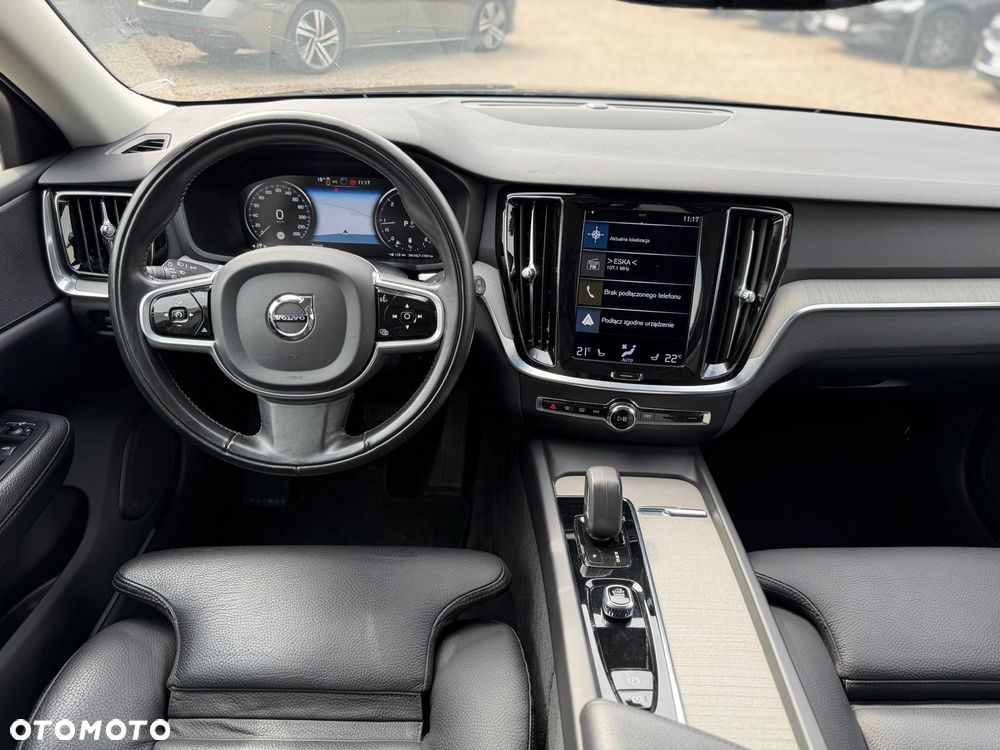 Volvo V60 Cross Country B4 D AWD Geartronic Pro - 19