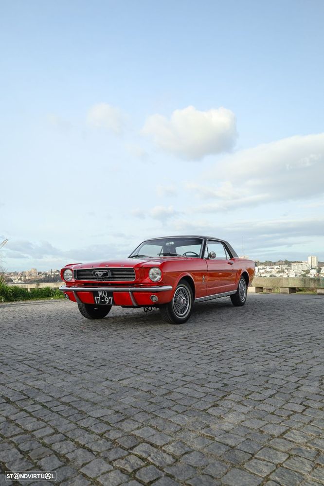 Ford Mustang - 1