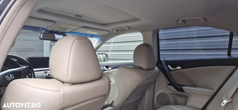 Honda Accord 2.0i Automatic Executive - 14