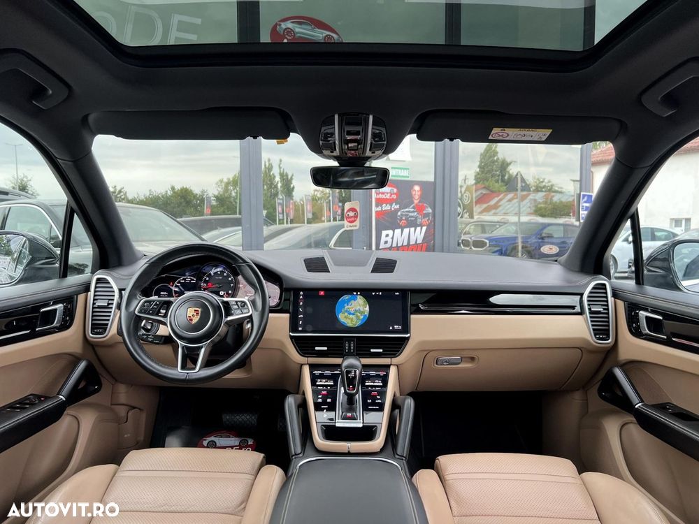 Porsche Cayenne - 8