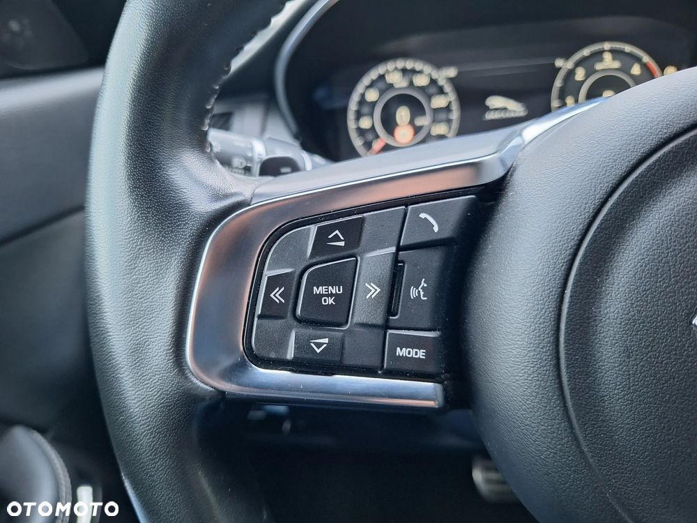 Jaguar E-Pace 2.0 i4D AWD R-Dynamic - 29