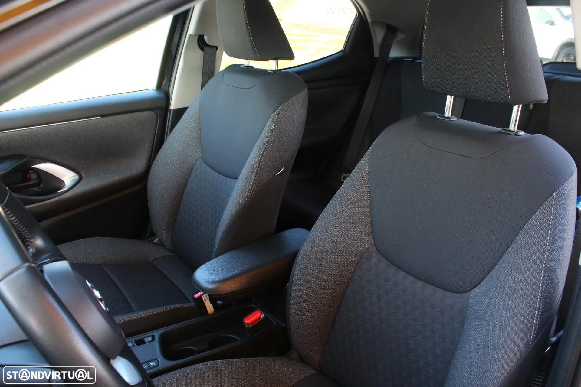 Toyota Yaris 1.5 HDF Exclusive - 8