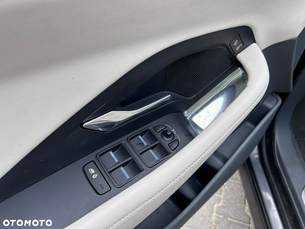 Jaguar E-Pace P250 AWD - 13