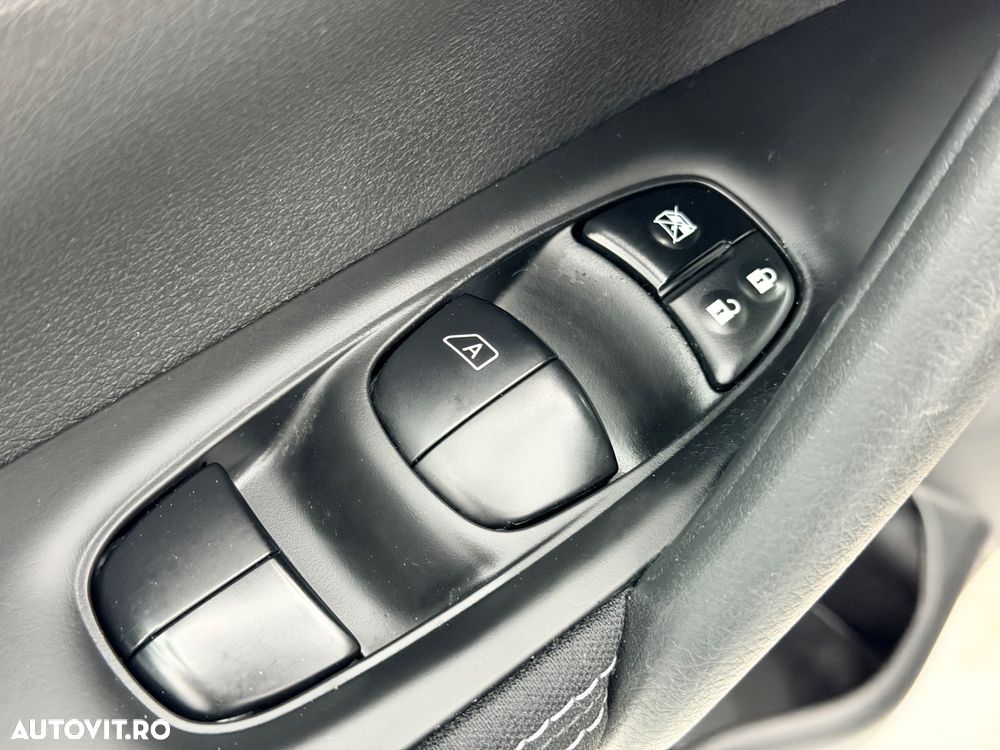 Nissan Qashqai 1.2 DIG-T Start/Stop N-Connecta - 10
