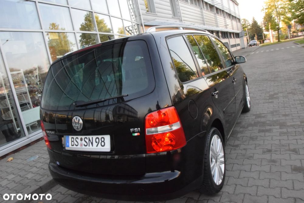 Volkswagen Touran - 14