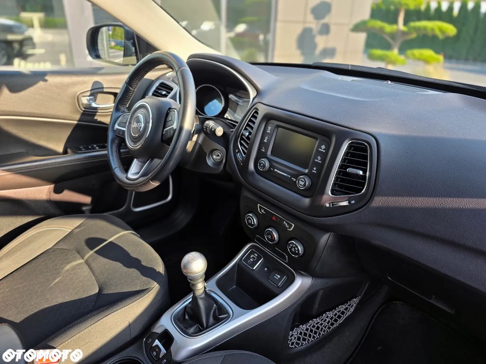 Jeep Compass - 34