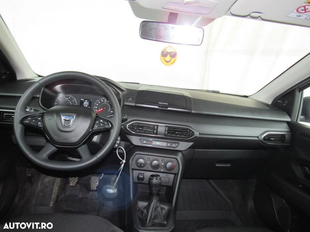 Dacia Logan TCe 90 Essential - 10