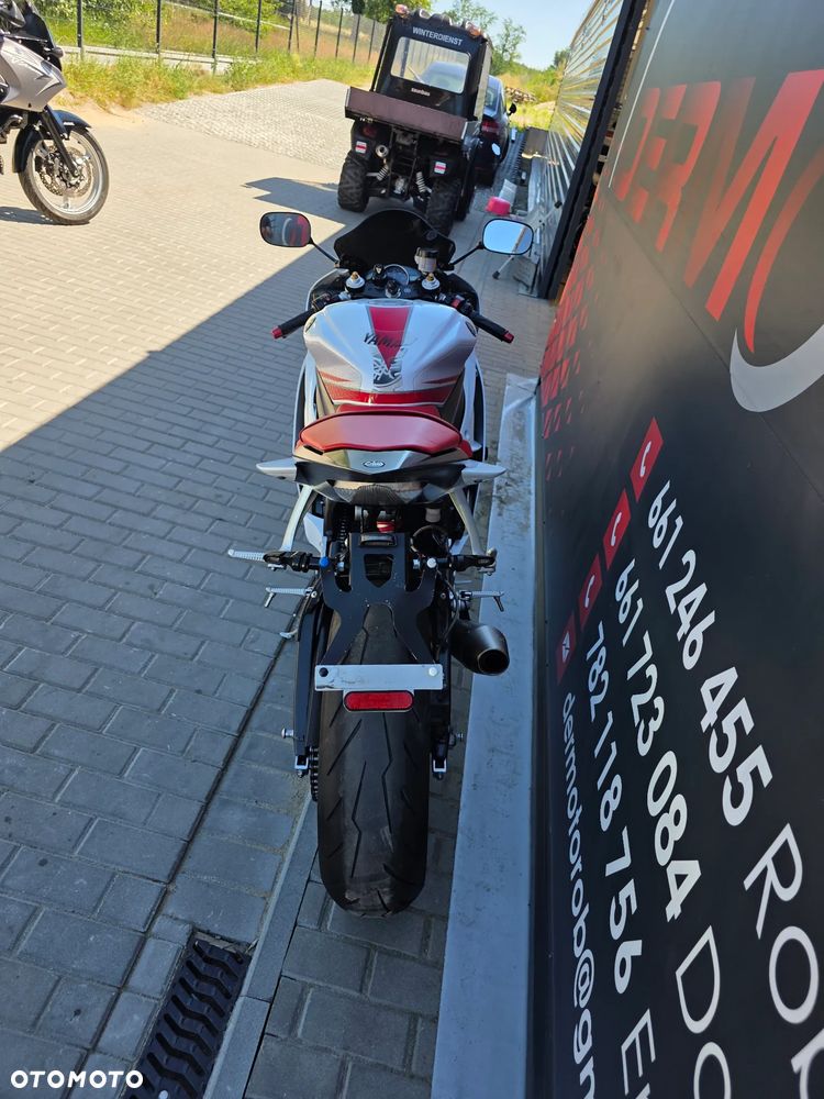 Yamaha R6 - 32