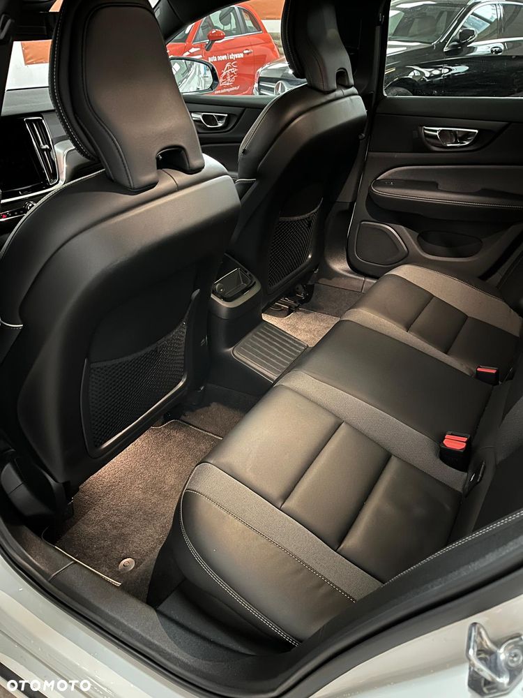 Volvo V60 T6 AWD Recharge Geartronic RDesign - 10