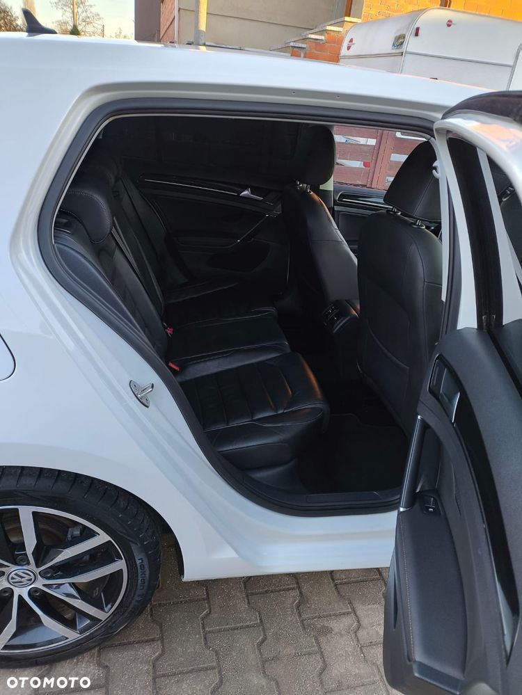 Volkswagen Golf 2.0 BlueTDI Highline - 17