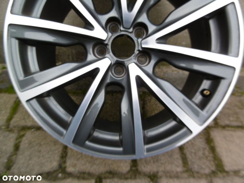 AUDI A1 8X0 7.5Jx17H2 ET36 5x100 - felga - 4