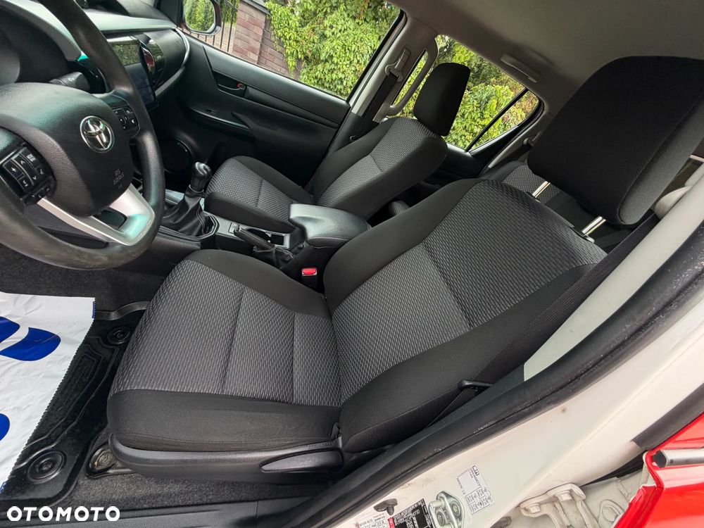 Toyota Hilux 2.4 D-4D Double Cab DLX 4x4 - 12