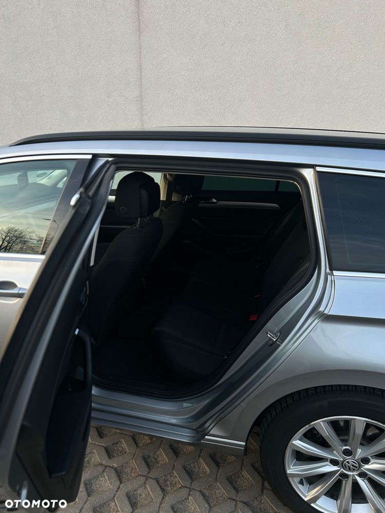 Volkswagen Passat 2.0 TDI SCR DSG Comfortline - 17