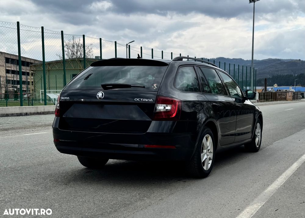 Skoda Octavia 1.6 TDI DSG Ambition - 6