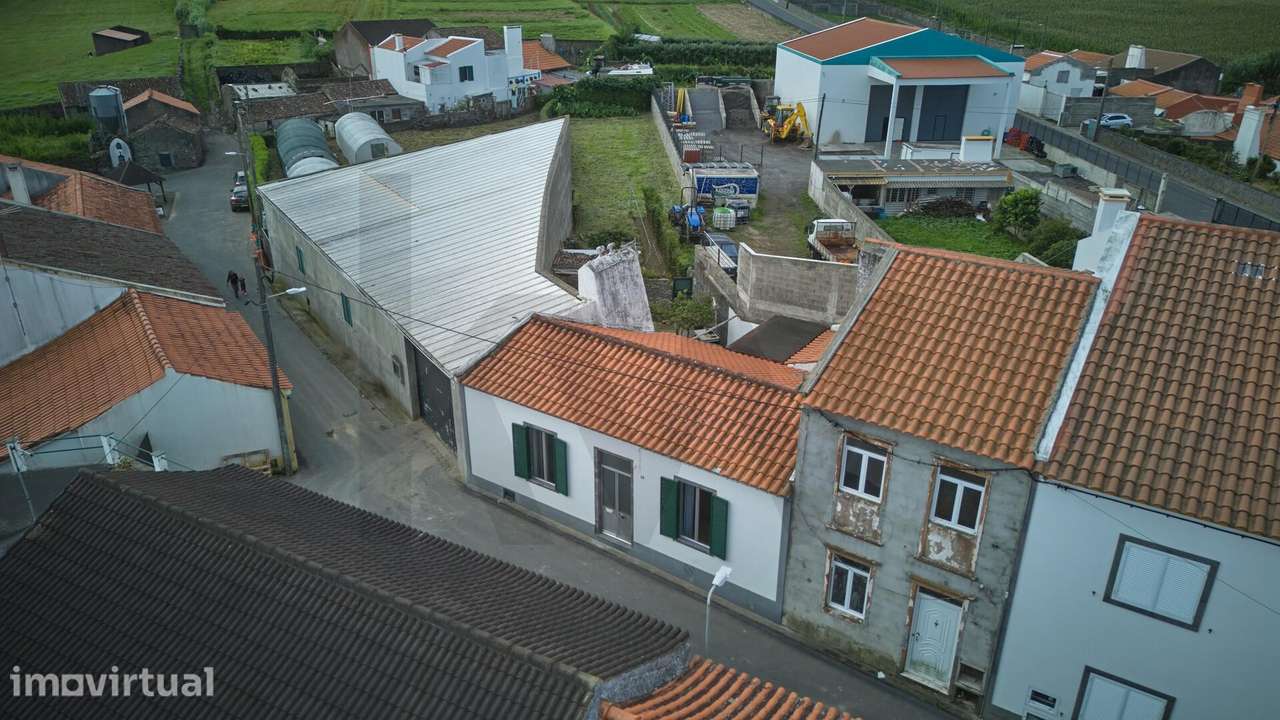 Moradia T2 com 620 m2 de terreno — Fenais da Ajuda, Ribeira Grande - Grande imagem: 4/26