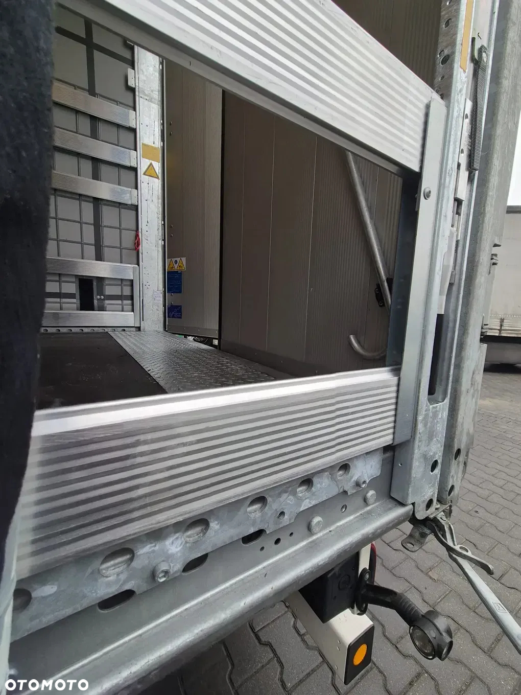 Schmitz Cargobull Varios - 3