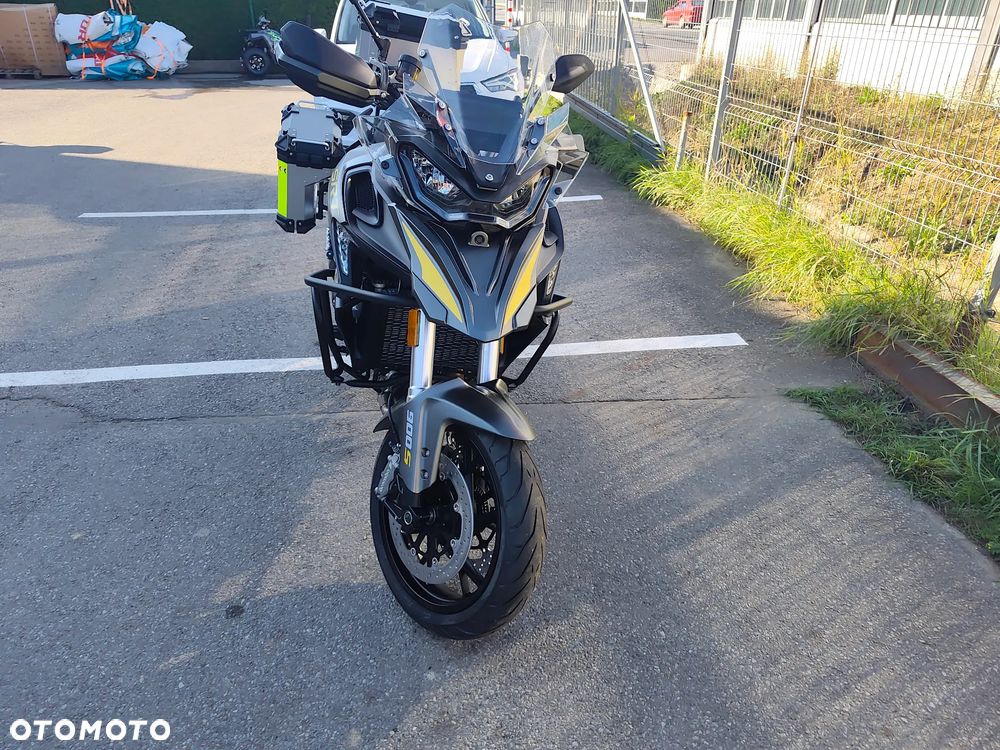 QJMOTOR SRT900S - 19