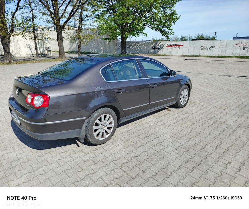Volkswagen Passat 2.0 TDI DPF Sportline DSG - 5