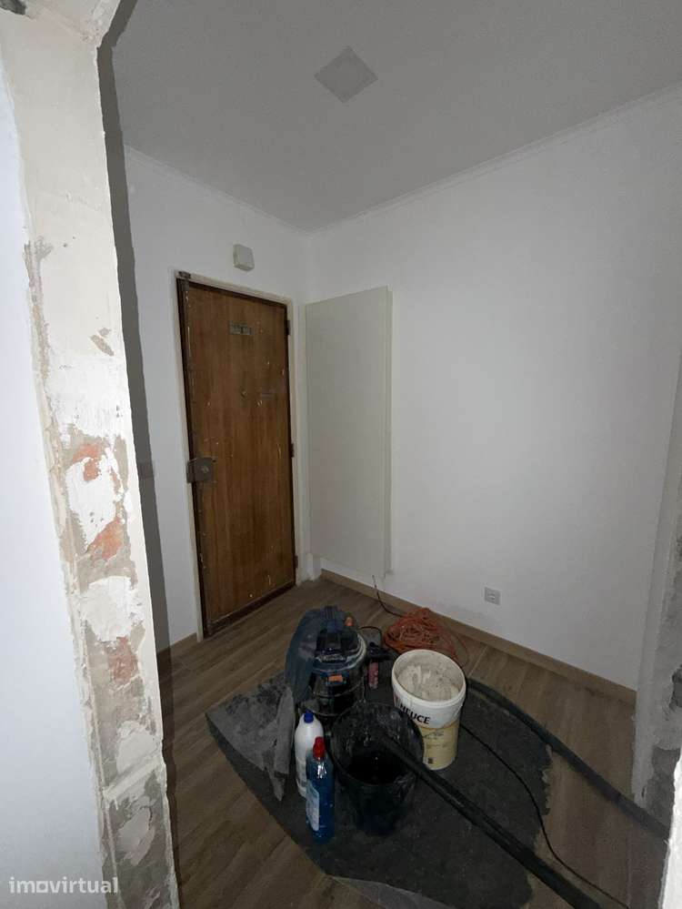 Apartamento totalmente renovado em São Domingos de Benfica 54 m2 - Grande imagem: 4/12