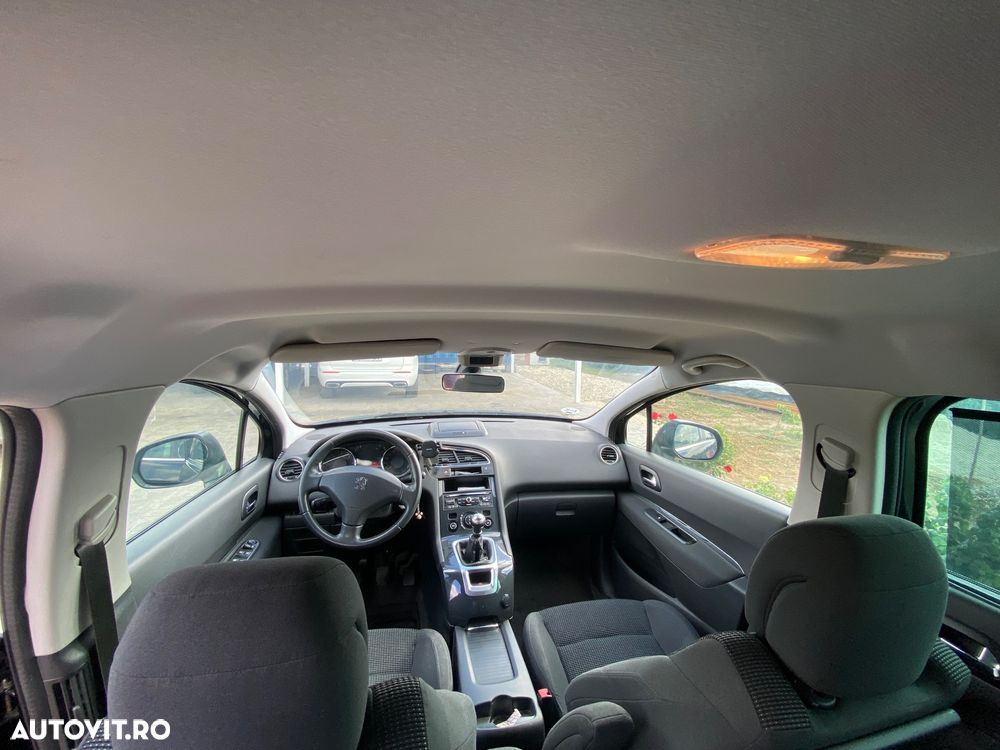 Peugeot 5008 - 8