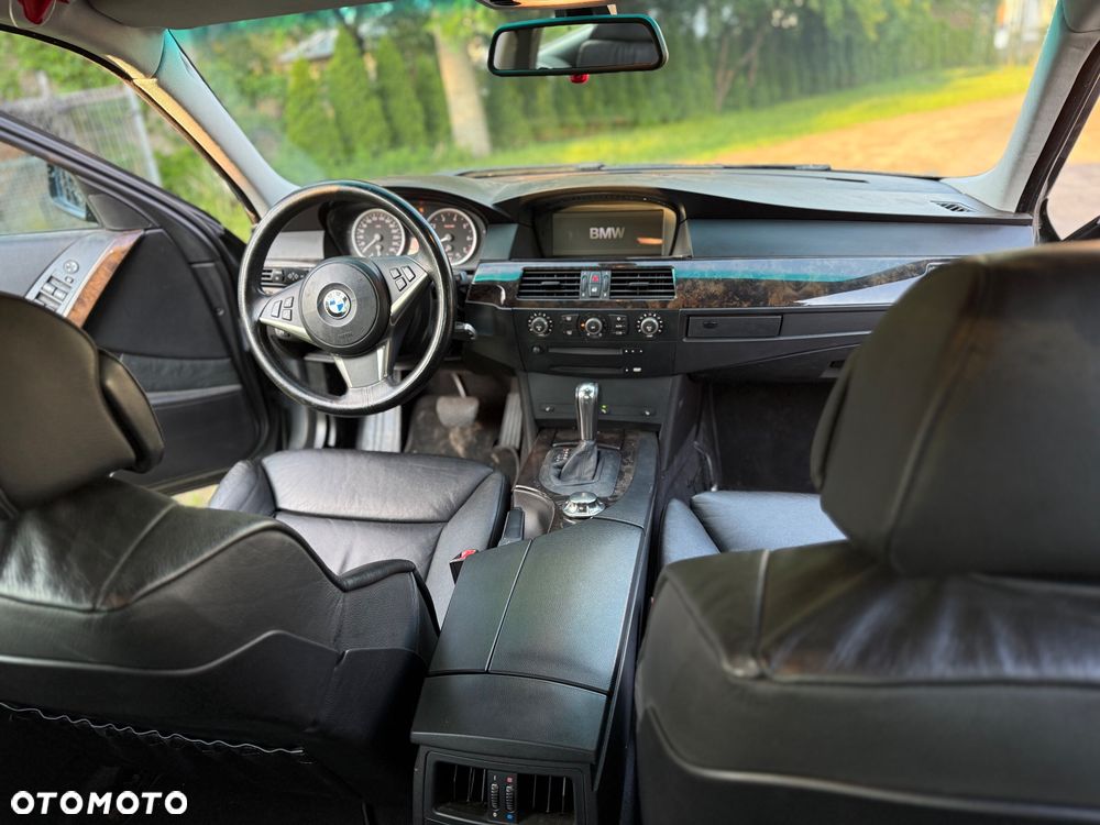 BMW Seria 5 545i - 10