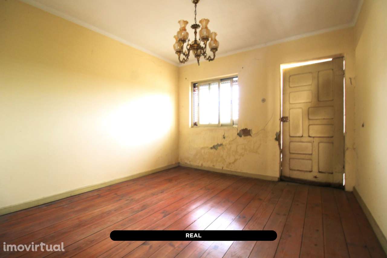 Moradia T3 com projeto aprovado para 4 frações (3 T1 + 1 T3) - Grande imagem: 2/21