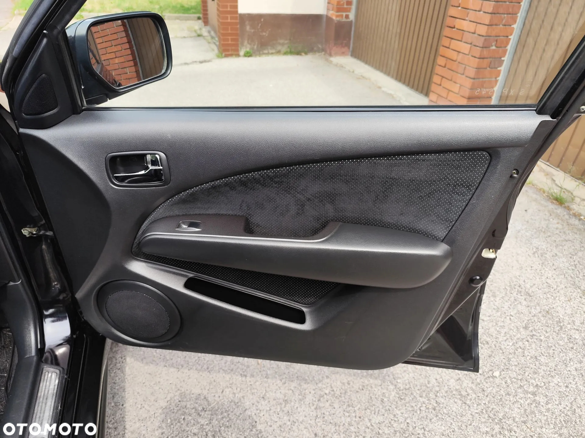 Mitsubishi Outlander 2.0 Turbo 4WD - 16