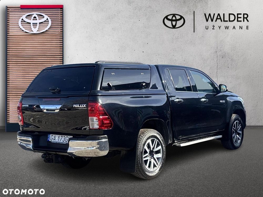 Toyota Hilux 2.4 D-4D Double Cab SR5 4x4 - 5