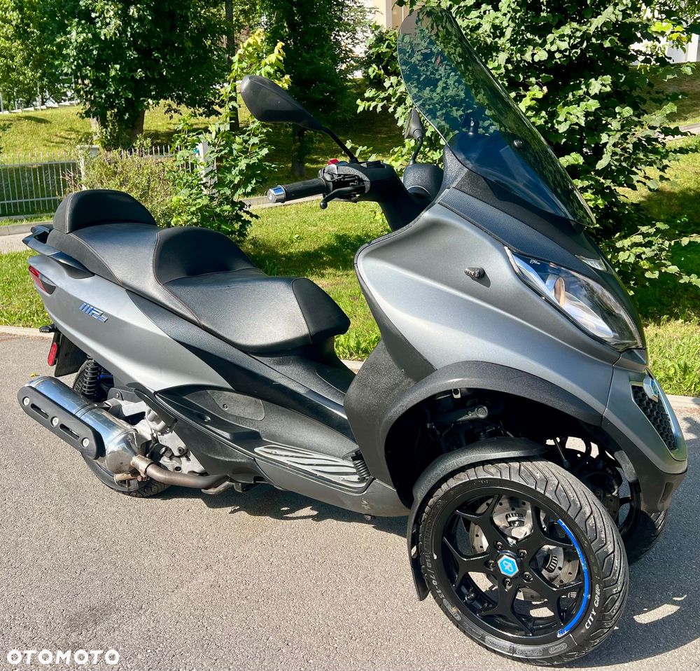Piaggio MP-3 - 5