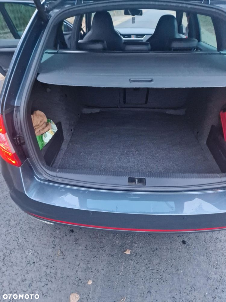 Skoda Octavia Combi 2.0 TDI (Green tec) DSG RS - 12