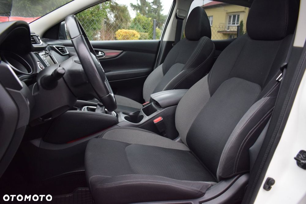 Nissan Qashqai 1.3 DIG-T TEKNA - 10