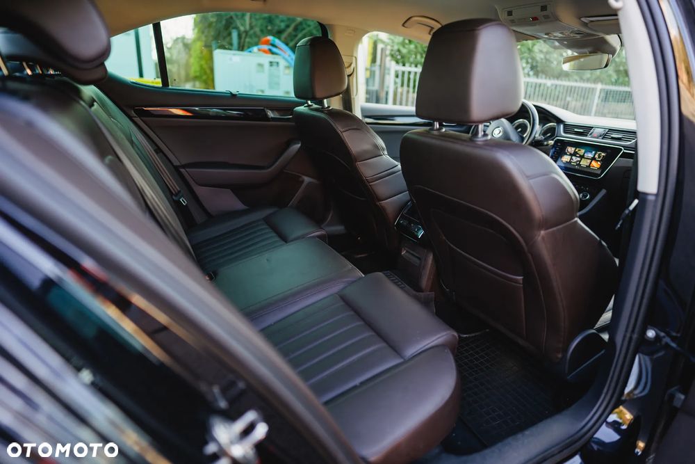 Skoda Superb 2.0 TSI L&K DSG - 8