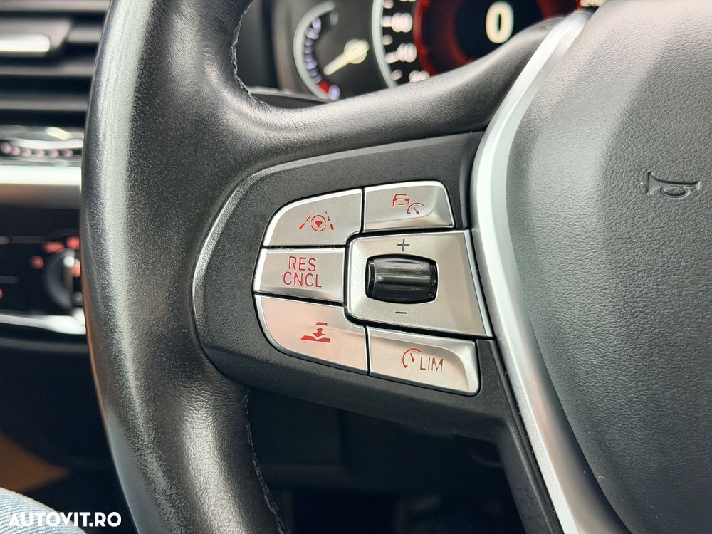 BMW X3 xDrive20i AT xLine - 28