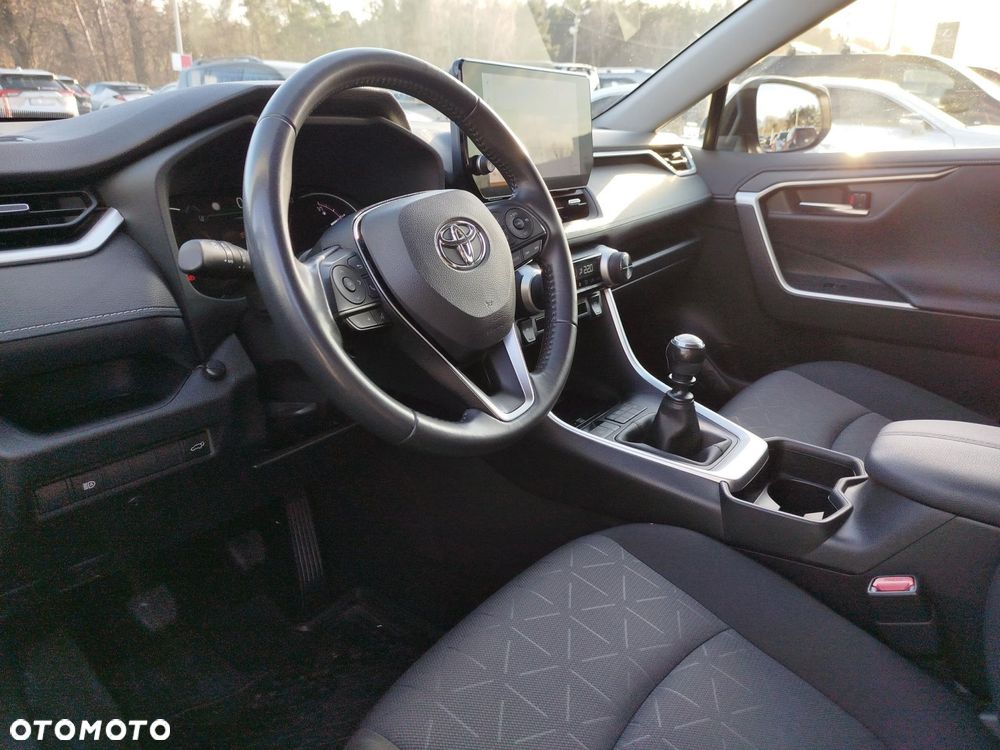 Toyota RAV4 - 10