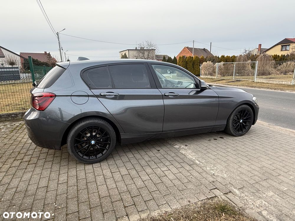 BMW Seria 1 120i - 11