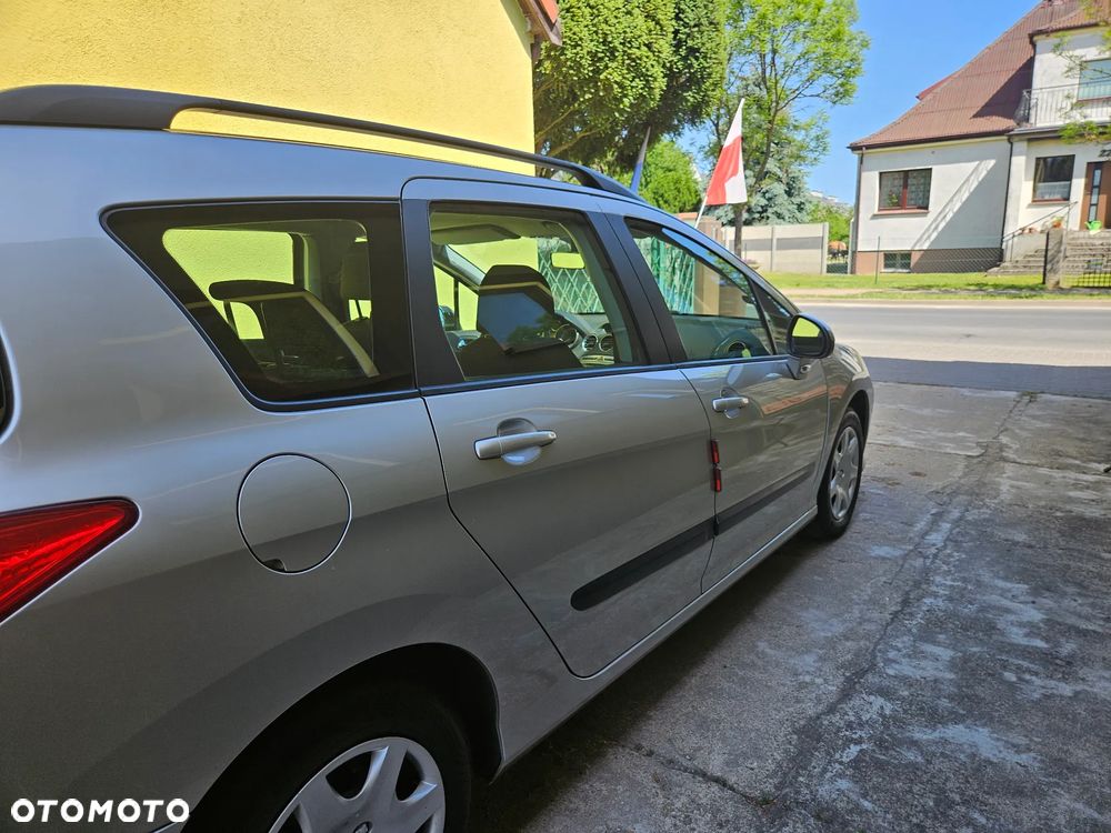 Peugeot 308 - 8