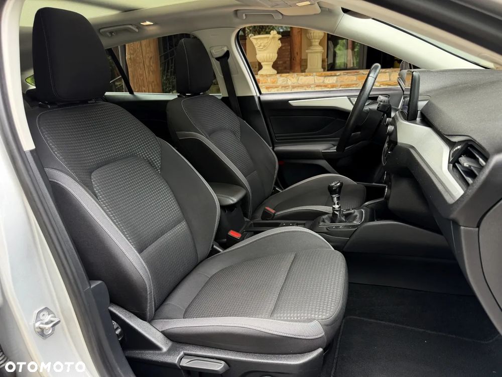 Ford Focus 1.5 EcoBlue Start-Stopp-System TITANIUM DESIGN - 21