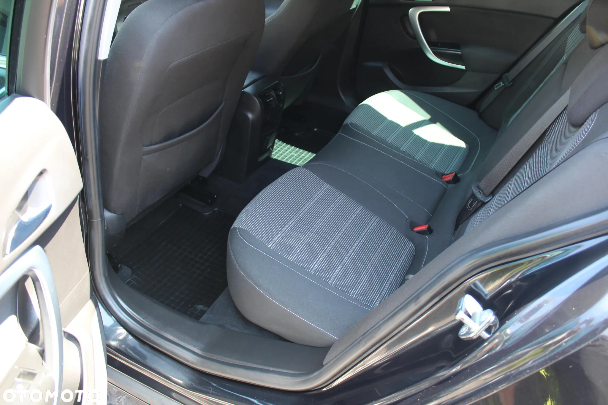 Opel Insignia - 12