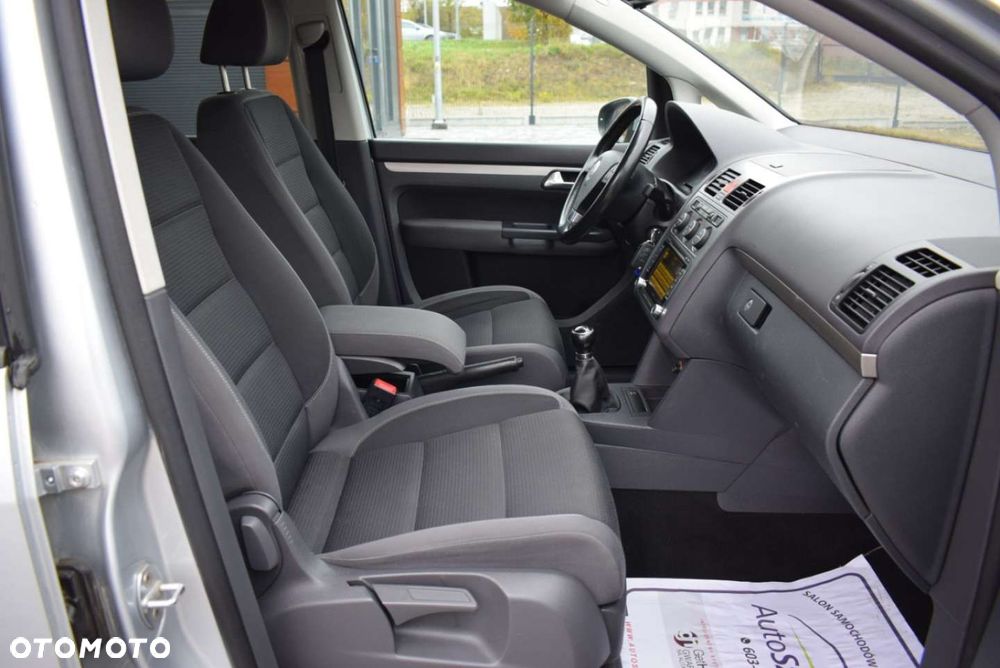 Volkswagen Touran - 24