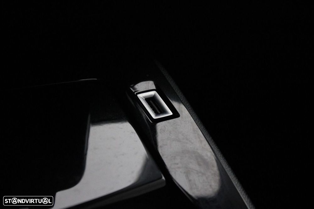 Peugeot e-2008 50 kWh Allure Pack - 22