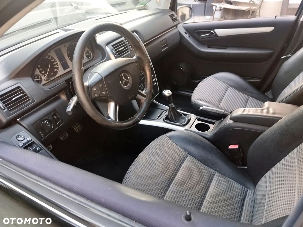 Mercedes-Benz Klasa B 200 - 17