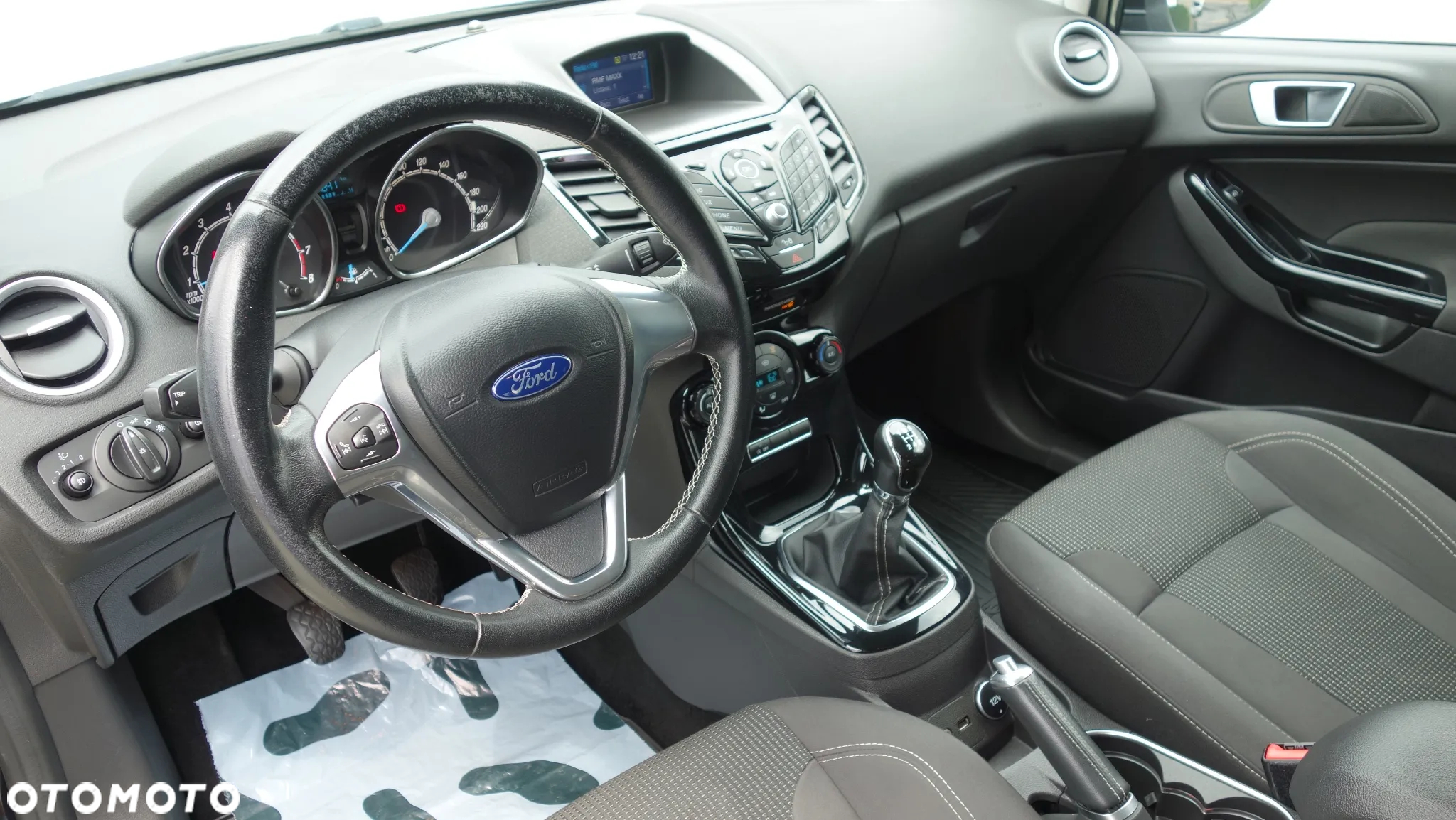Ford Fiesta 1.0 EcoBoost Titanium - 13