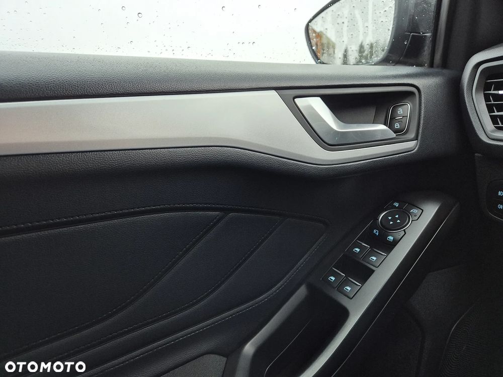 Ford Focus 1.0 EcoBoost Titanium - 12